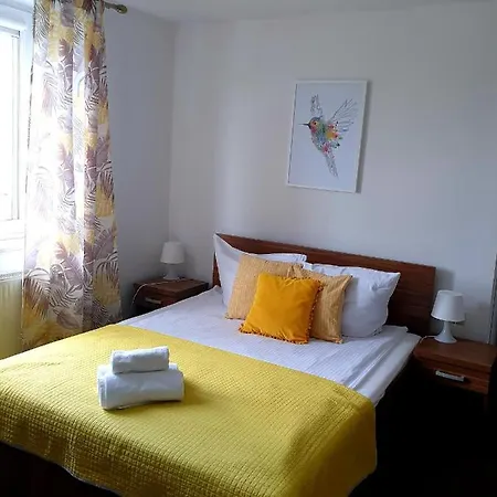 Garden 宾馆 热舒夫